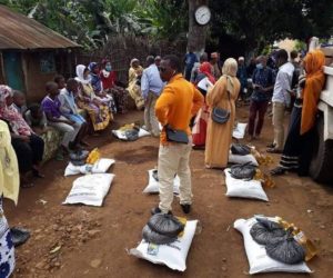 Distribution de denrées alimentaires au profit des personnes handicapées et démunies à travers différents villages de Moheli